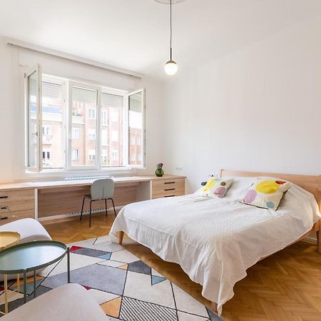 The Palm Springs Apartment Budapest Exterior foto
