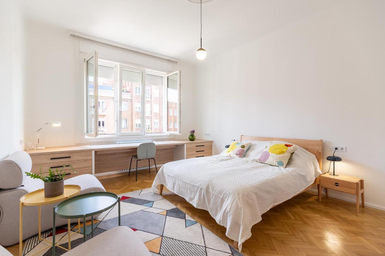 The Palm Springs Apartment Budapest Exterior foto